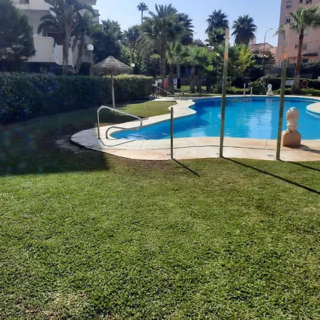 Lejlighed Spacious With Facilities Just A Few Metres From The *