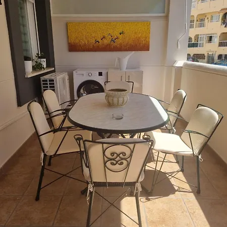 Spacious With Facilities Just A Few Metres From The Apartment *