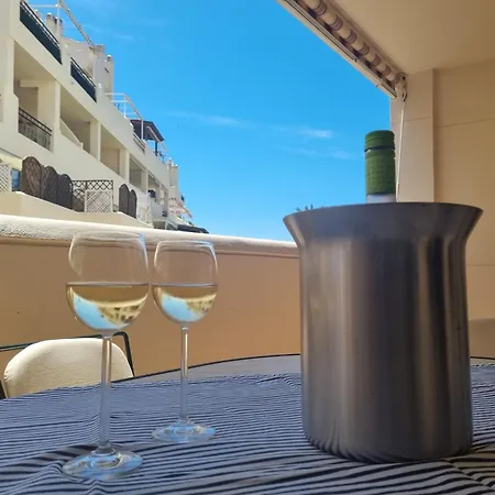 Spacious With Facilities Just A Few Metres From The * Benalmádena